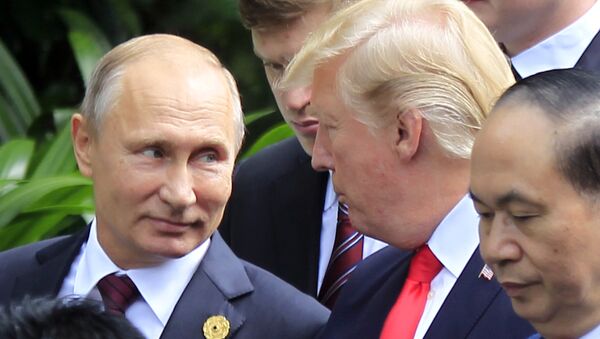 Wladimir Putin und Donald Trump bei ASEAN-Gipfel in Danang - Sputnik Србија