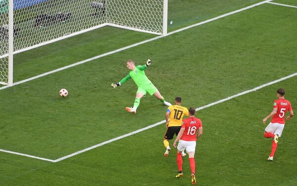 Eden Azar postiže drugi gol za Belgiju u meču za treće mesto protiv Engleske - Sputnik Srbija