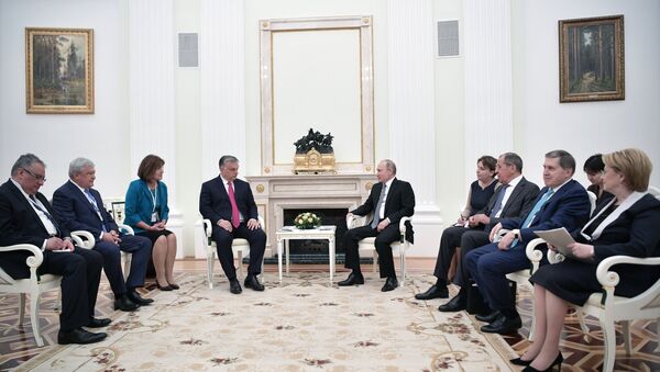 Predsednik Rusije Vladimir Putin i premijer Mađarske Viktor Orban - Sputnik Srbija