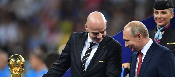 Владимир Путин и Ђани Инфантино Владимир Путин и Ђани Инфантино - Sputnik Србија