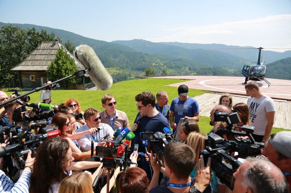 Велика заинтрересованост медија за Мацујева - Sputnik Србија