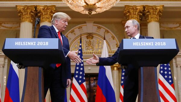 Predsednici SAD i Rusije, Donald Tramp i Vladimir Putin na zajedničkoj konferenciji za medije nakon sastanka u Helsinkiju - Sputnik Srbija