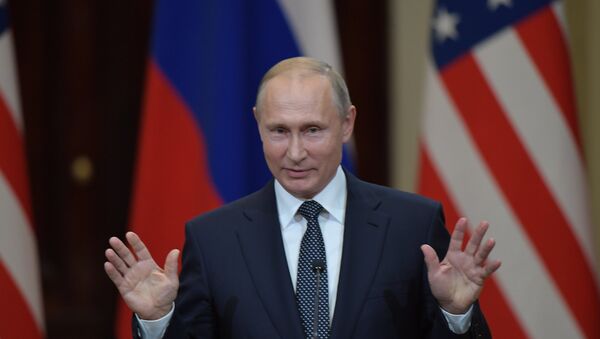 Predsednik Rusije Vladimir Putin na konferenciji za medije sa američkim predsednikom Donaldom Trampom u Helsinkiju - Sputnik Srbija