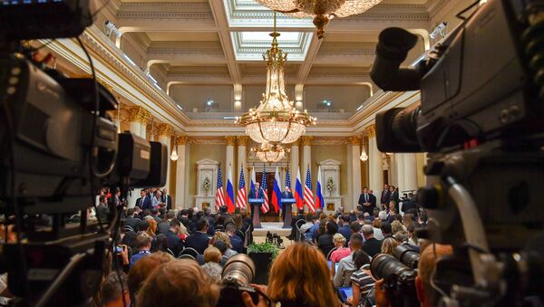 Donald Tramp i Vladimir Putina na konferenciji za medije u Helskinkiju - Sputnik Srbija