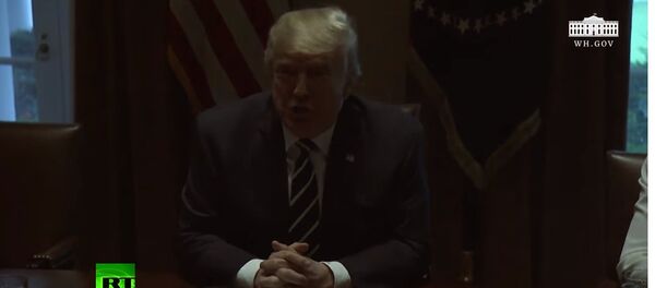 Доналд Трамп у мраку Доналд Трамп у мраку - Sputnik Србија