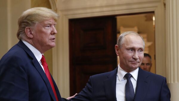 Predsednici SAD i Rusije, Donald Tramp i Vladimir Putin, na zajedničkoj konferenciji za medije u Helsinkiju - Sputnik Srbija
