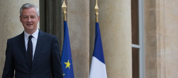 Министар економије Француске Бруно Ле Мер пре заседања владе у Јелисејској палати Министар економије Француске Бруно Ле Мер пре заседања владе у Јелисејској палати - Sputnik Србија