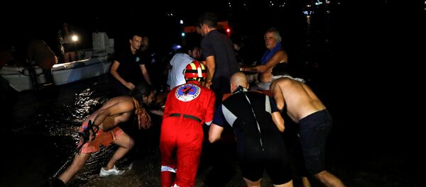 Panika u predgrađu Atine zbog požara Panika u predgrađu Atine zbog požara - Sputnik Srbija