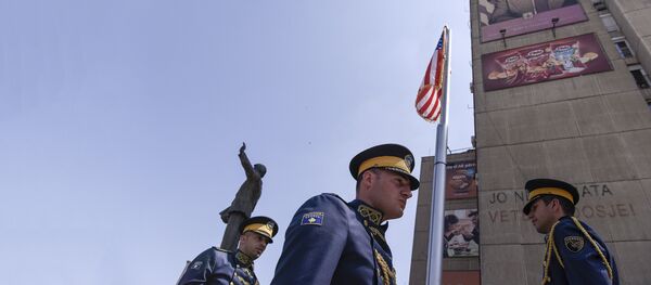 Војници тзв. Косова испод заставе САД у Приштини Војници тзв. Косова испод заставе САД у Приштини - Sputnik Србија