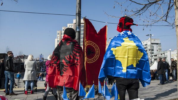 Zastave Albanije i Kosovo u Prištini - Sputnik Srbija