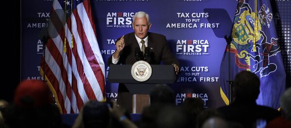 Potpredsednik SAD Majk Pens Potpredsednik SAD Majk Pens - Sputnik Srbija