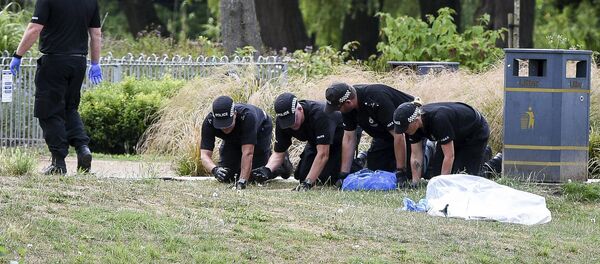 Британска полиција претражује Солсбери након тровања двоје Британаца Британска полиција претражује Солсбери након тровања двоје Британаца - Sputnik Србија