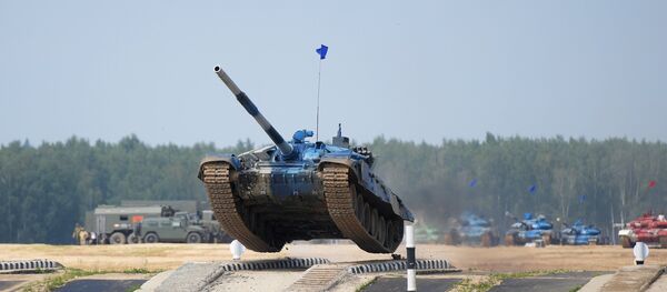 Тенк екипе војске Казахстана на Тенковском биатлону 2018. на полигону Алабино - Sputnik Србија