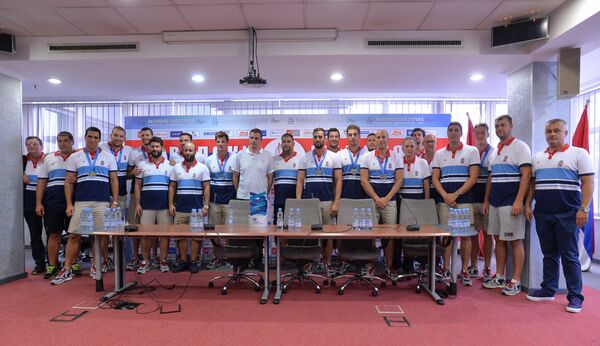 Ватерполисти стигли у Београд Ватерполисти стигли у Београд - Sputnik Србија