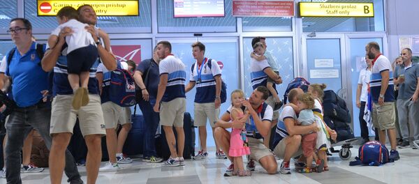 Ватерполисти у загљају најмилијих Ватерполисти у загљају најмилијих - Sputnik Србија