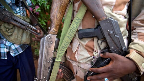 Наоружани борац, припадник оружане милитантне групе у Централноафричкој Републици - Sputnik Србија