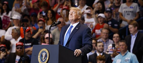 Председник САД Доналд Трамп на митингу у Пенсилванији - Sputnik Србија