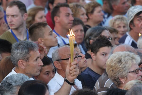 Молитва за жртве погрома у Олуји Молитва за жртве погрома у Олуји - Sputnik Србија