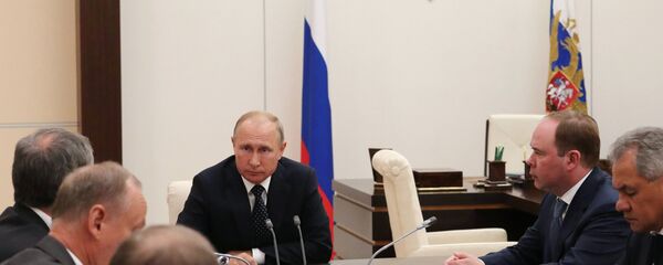 Руски председник Владимир Путин на седници Савета безбедности Русије - Sputnik Србија