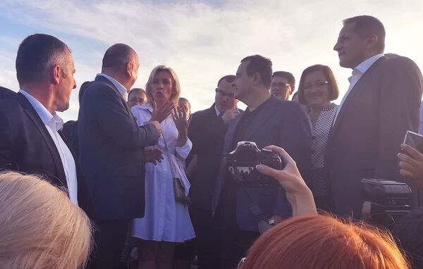 Zaharova u razgovoru sa Popovićem i Dačićem Zaharova u razgovoru sa Popovićem i Dačićem - Sputnik Srbija