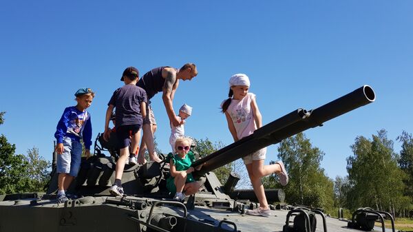 Vojne igre jačaju poverenje, prijateljstvo i bratstvo među vojskama raznih zemalja... Vojne igre jačaju poverenje, prijateljstvo i bratstvo među vojskama raznih zemalja... - Sputnik Srbija