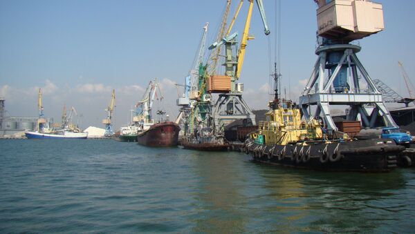 Бердянский морской торговый порт на Азовском море, Украина - Sputnik Србија