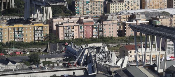 Срушени надвожњак на ауто-путу кроз Ђенову - Sputnik Србија