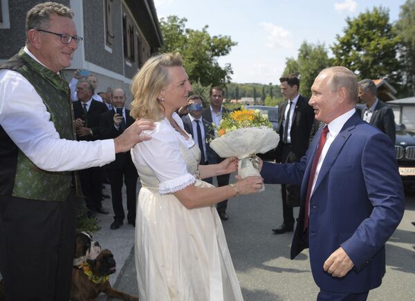 Bivša austrijska ministarka ekskluzivno za Sputnjik: EU nije mogla da razume hrabre Putinove ideje Bivša austrijska ministarka ekskluzivno za Sputnjik: EU nije mogla da razume hrabre Putinove ideje - Sputnik Srbija
