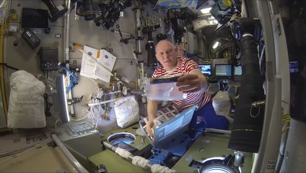 Ruski kosmonaut Oleg Artemjev na Međunarodnoj svemirskoj stanici - Sputnik Srbija