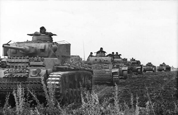 Nemačka tenkovska kolona, jun 1943. - Sputnik Srbija