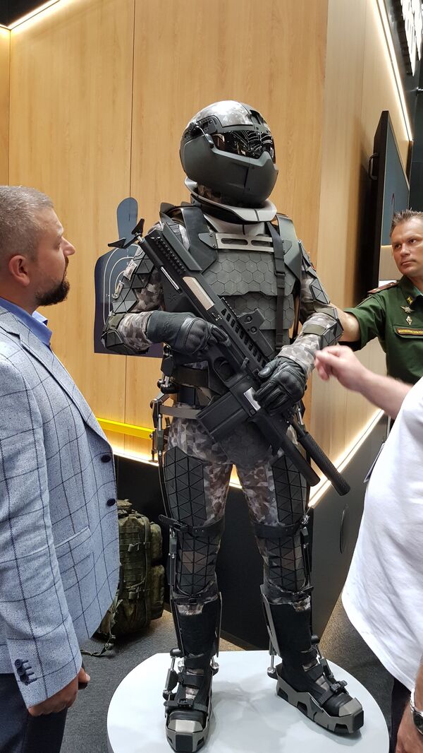 Опрема борбено-тактичког система „Ратник-3“ Опрема борбено-тактичког система „Ратник-3“ - Sputnik Србија
