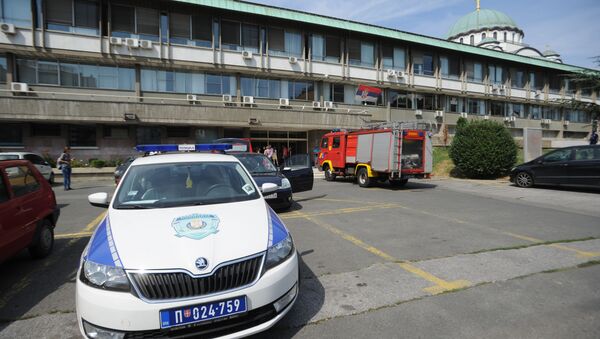 Policija i vatrogasci ispred Narodne biblioteke Srbije. - Sputnik Srbija