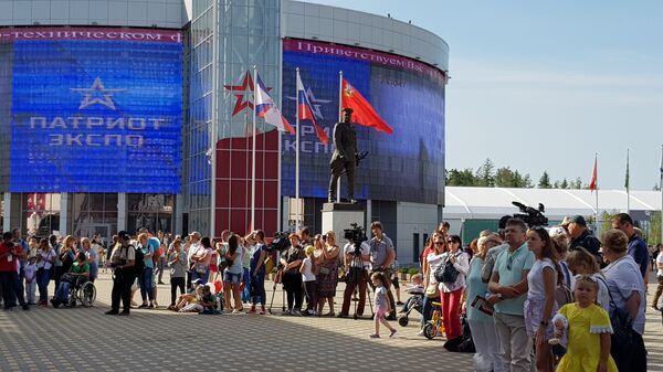 Делић атмосфере са Форума Армија 2018. Делић атмосфере са Форума Армија 2018. - Sputnik Србија