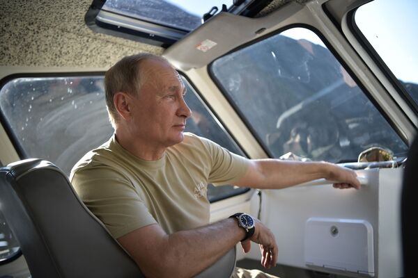 Президент РФ Владимир Путин во время отдыха в Саяно-Шушенском заповеднике  в Республике Тыва - Sputnik Србија