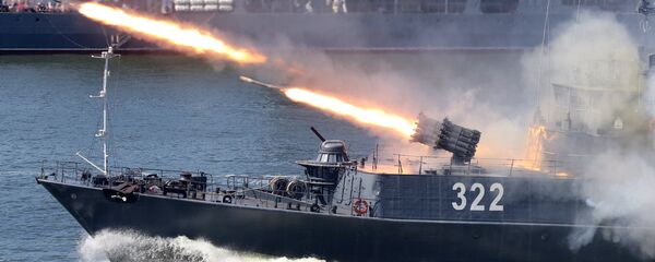 Reaktivni lanser RBU 6000 na malom brodu Baltičke flote Kabardino Balkarija za Dan mornarice u Baltijsku Reaktivni lanser RBU 6000 na malom brodu Baltičke flote Kabardino Balkarija za Dan mornarice u Baltijsku - Sputnik Srbija