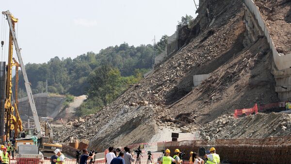 Srušeni potporni zid u Grdeličkoj klisuri ispred tunela Predejane - Sputnik Srbija