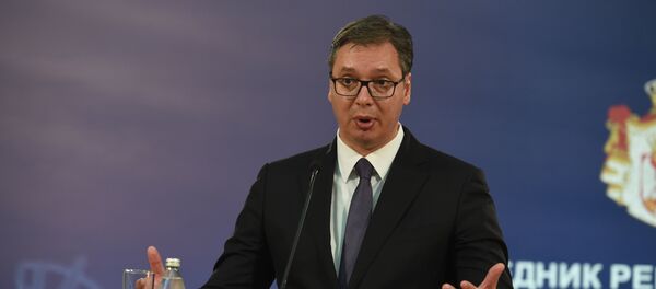 Predsednik Srbije Aleksandar Vučić večeras se obratio javnosti u zgradi Generalnog sekretarijata predsednika Republike. - Sputnik Srbija