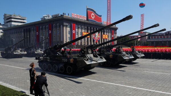 Artiljerijsko oružje na vojnoj paradi povodom 70. godišnjice osnivanja Severne Koreje u Pjongjangu - Sputnik Srbija