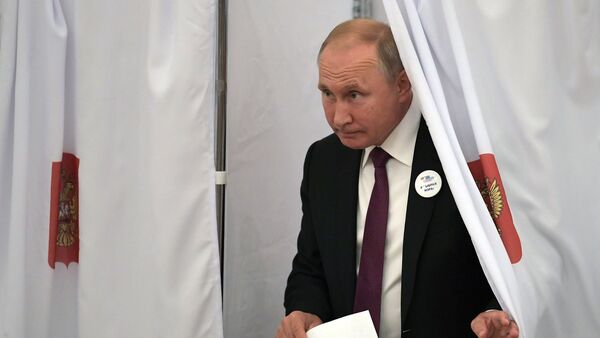 Predsednik Rusije Vladimir Putin na izborima za gradonačelnika Moskve - Sputnik Srbija