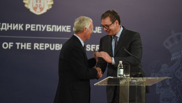 Ron Džonson i Aleksandar Vučić - Sputnik Srbija