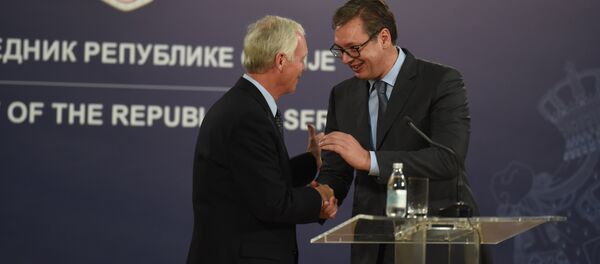 Рон Џонсон и Александар Вучић Рон Џонсон и Александар Вучић - Sputnik Србија