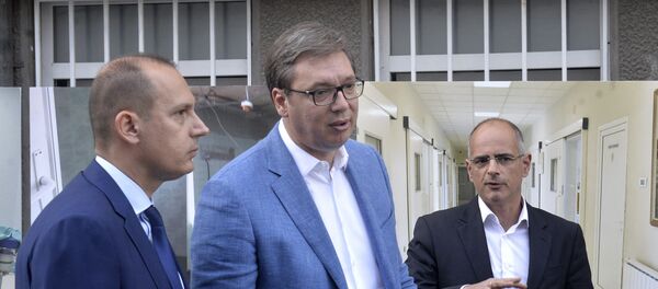 Minstar zdravlja Zlatibor Lončar i predsednik Srbije Aleksandar Vučić u obilasku Klinčko-bolničkog centra - Sputnik Srbija