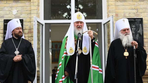 Patriarh Moskovski i cele Rusije Kiril, mitropolit Volokolamski Ilarion i mitropolit Taškentski Vikentije - Sputnik Srbija