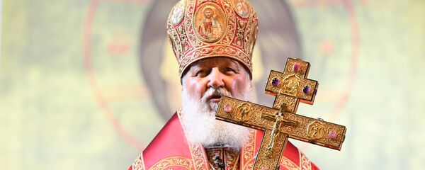 Patrijarh Moskovski i cele Rusije Kiril: Naša crkva nikad neće ostaviti u nevolji svoju braću u Ukrajini, niti će ih napustiti. Mi nikad nećemo pristati na promenu svetih kanonskih granica naše crkve, jer je Kijev duhovna kolevka svete Rusije, kao što je Mcheta za Gruziju ili Kosovo za Srbiju. - Sputnik Srbija