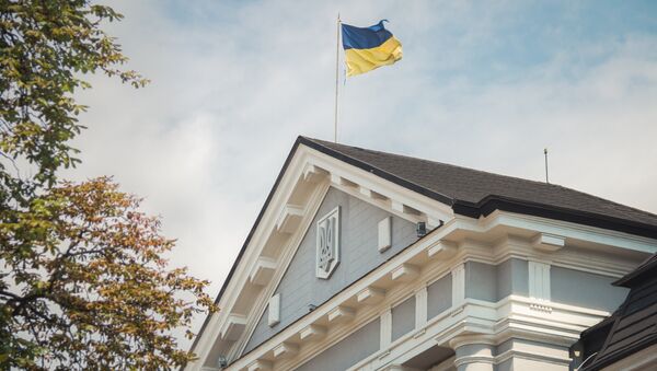 Ukrajinska zastava na zgradi - Sputnik Srbija