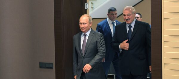 Председници Русије и Белорусије, Владимир Путин и Александар Лукашенко, на састанку у Сочију - Sputnik Србија