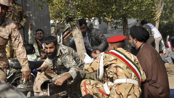 Ирански војници током терористичког напада на војној паради у граду Ахвазу - Sputnik Србија