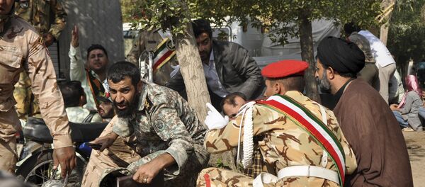 Ирански војници током терористичког напада на војној паради у граду Ахвазу Ирански војници током терористичког напада на војној паради у граду Ахвазу - Sputnik Србија