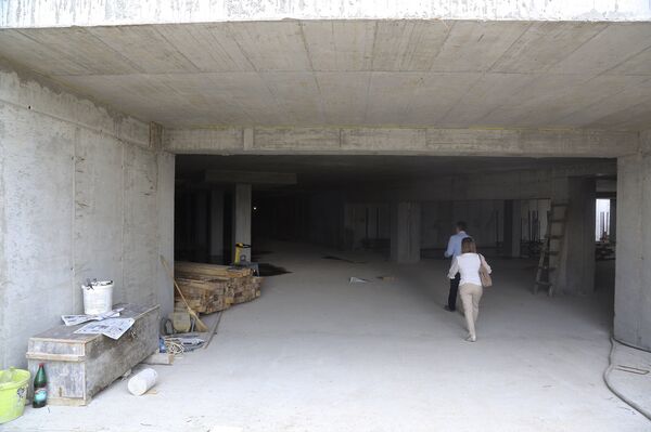 Екипа Спутњика ушла је на градилиште на ком ниче српско-руски храм у Бањалуци са Борком Ђурићем, генералним директором грађевинског предузећа Крајина и једним од кумова храма. Екипа Спутњика ушла је на градилиште на ком ниче српско-руски храм у Бањалуци са Борком Ђурићем, генералним директором грађевинског предузећа Крајина и једним од кумова храма. - Sputnik Србија