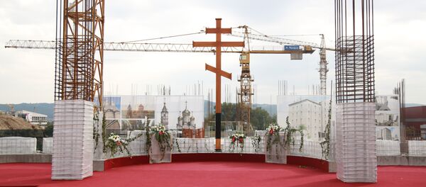 У темеље српско-руског храма у Бањалуци досад је уграђено више од пет хиљада кубика бетона и око 700 тона арматуре. У темеље српско-руског храма у Бањалуци досад је уграђено више од пет хиљада кубика бетона и око 700 тона арматуре. - Sputnik Србија